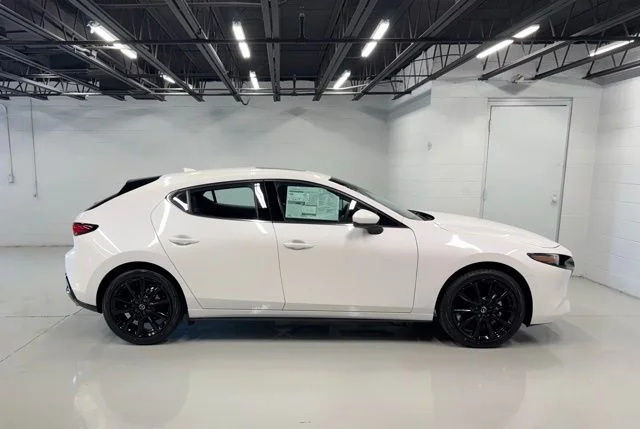 2026 Mazda Mazda3 Premium - Photo 6