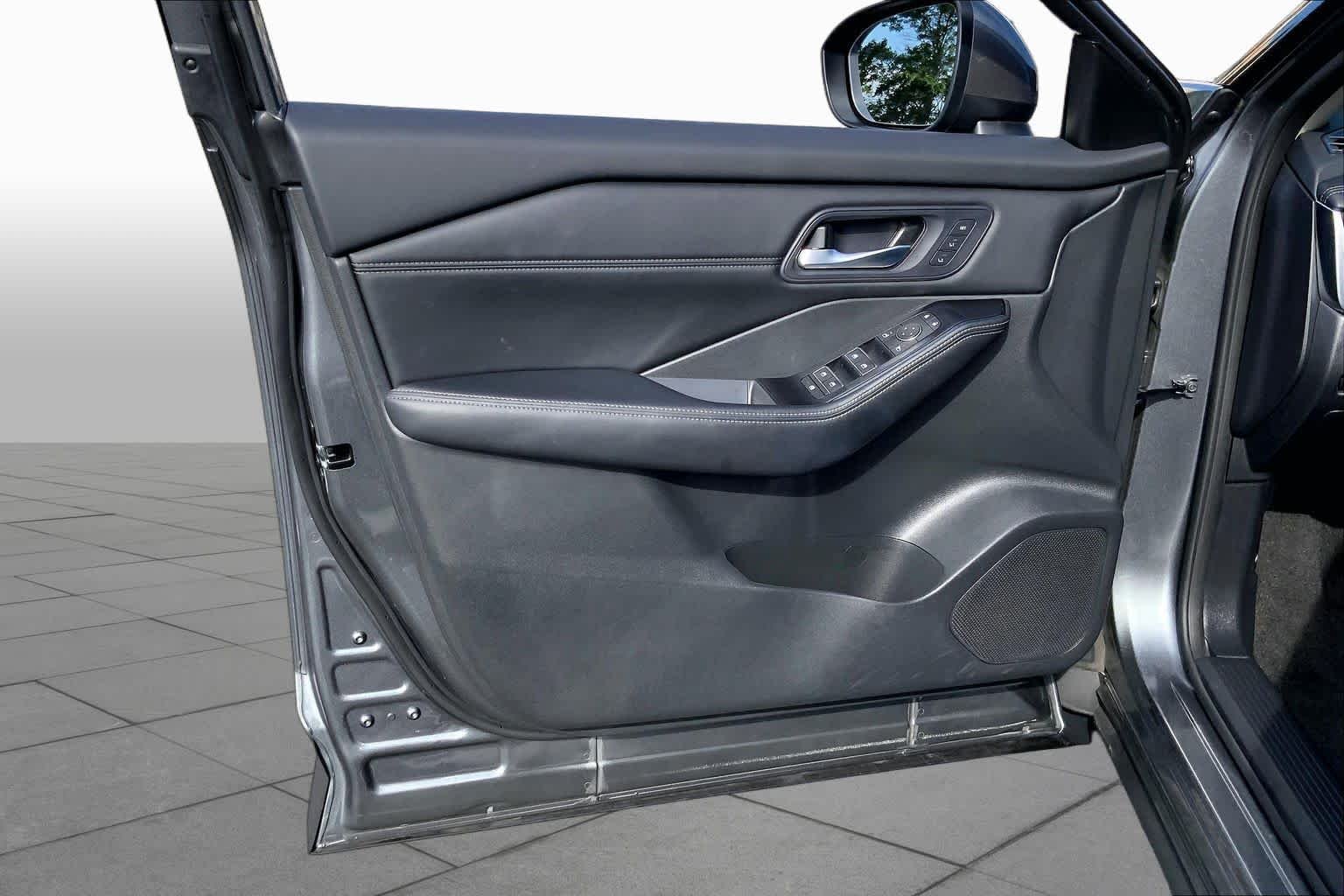 Used 2024 Gun Metallic Nissan SL image 21