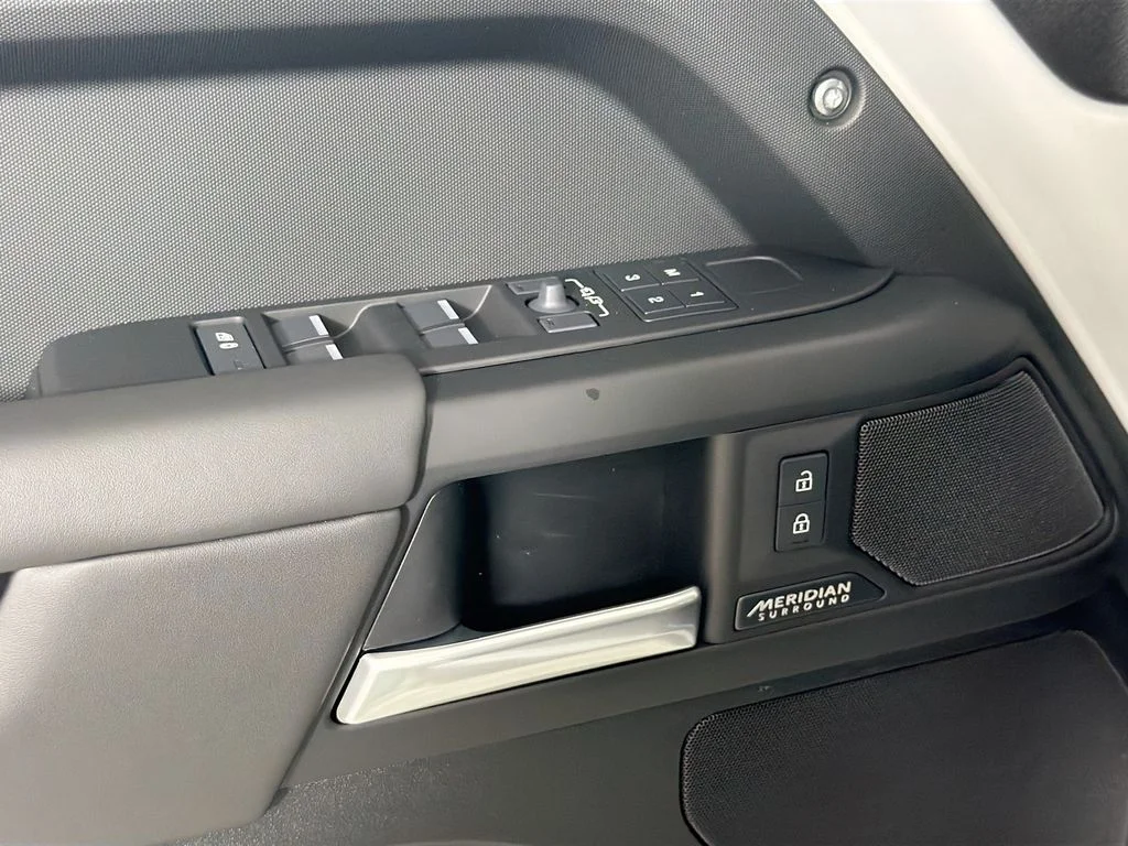 New 2026 Borasco Grey Land Rover X-Dynamic SE image 18