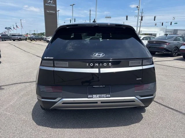 Used 2023 Abyss Black Hyundai SEL image 7