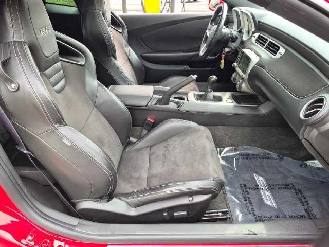 Used 2014 Red Chevrolet SS image 28