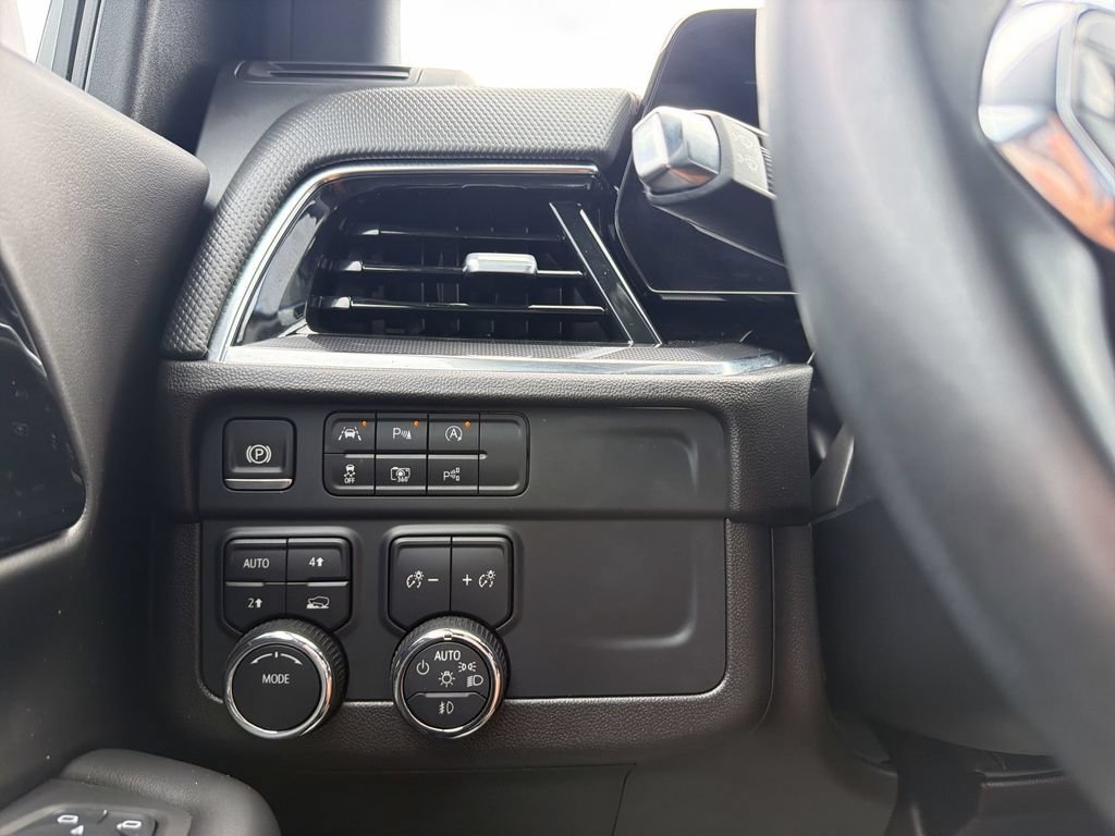 Used 2025 Black Chevrolet RST image 24