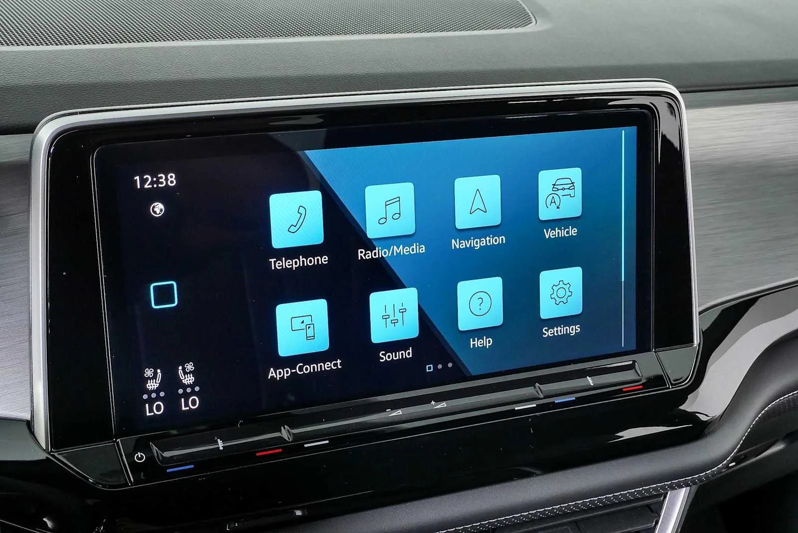 New 2026 Deep Black Pearl Volkswagen 2.0T SE image 13