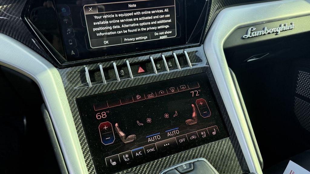 Used 2020 Black Lamborghini Base image 4