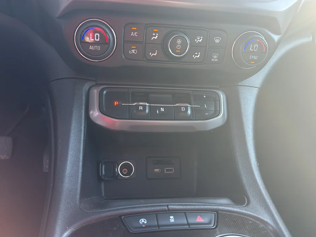 Used 2023 White GMC AT4 image 20