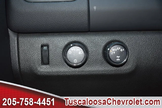 Used 2022 BLACK Chevrolet 4WD LT image 39