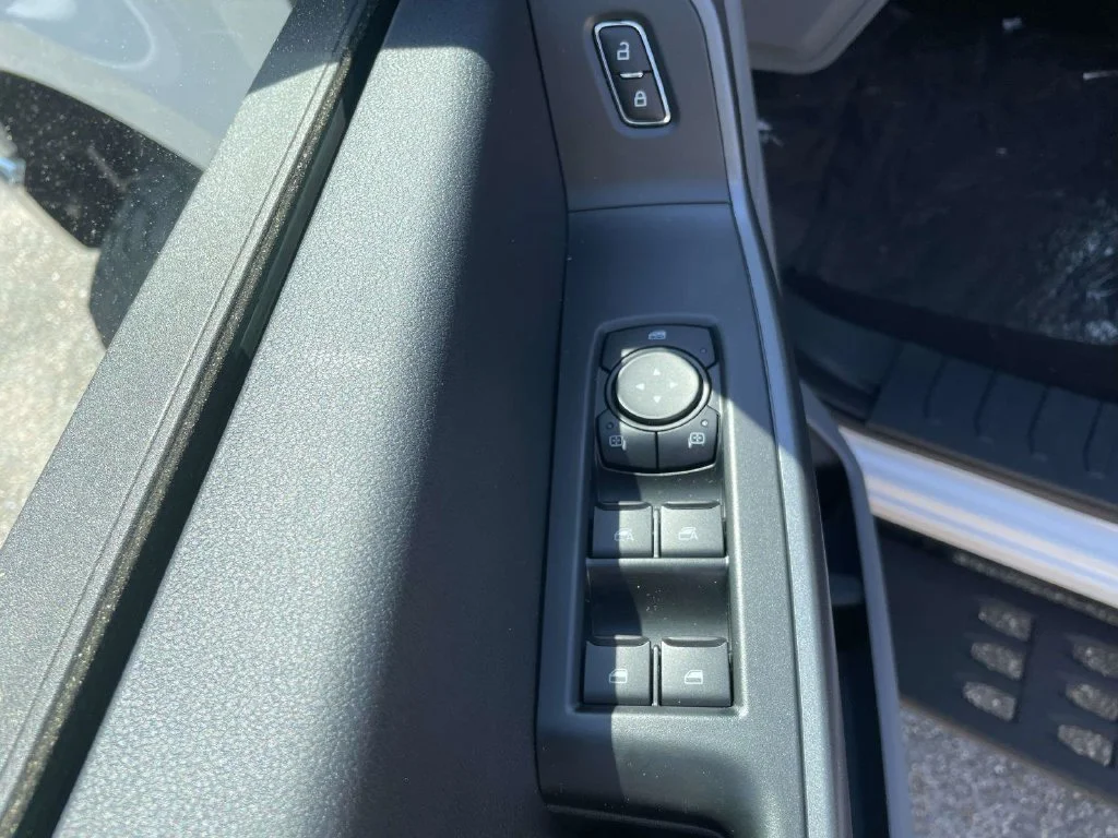 New 2027 White Ford XLT image 16