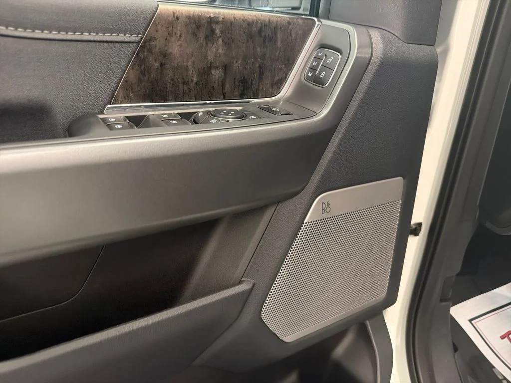 New 2027 Star White Metallic Tri-Coat Ford F-250® Lariat® image 13