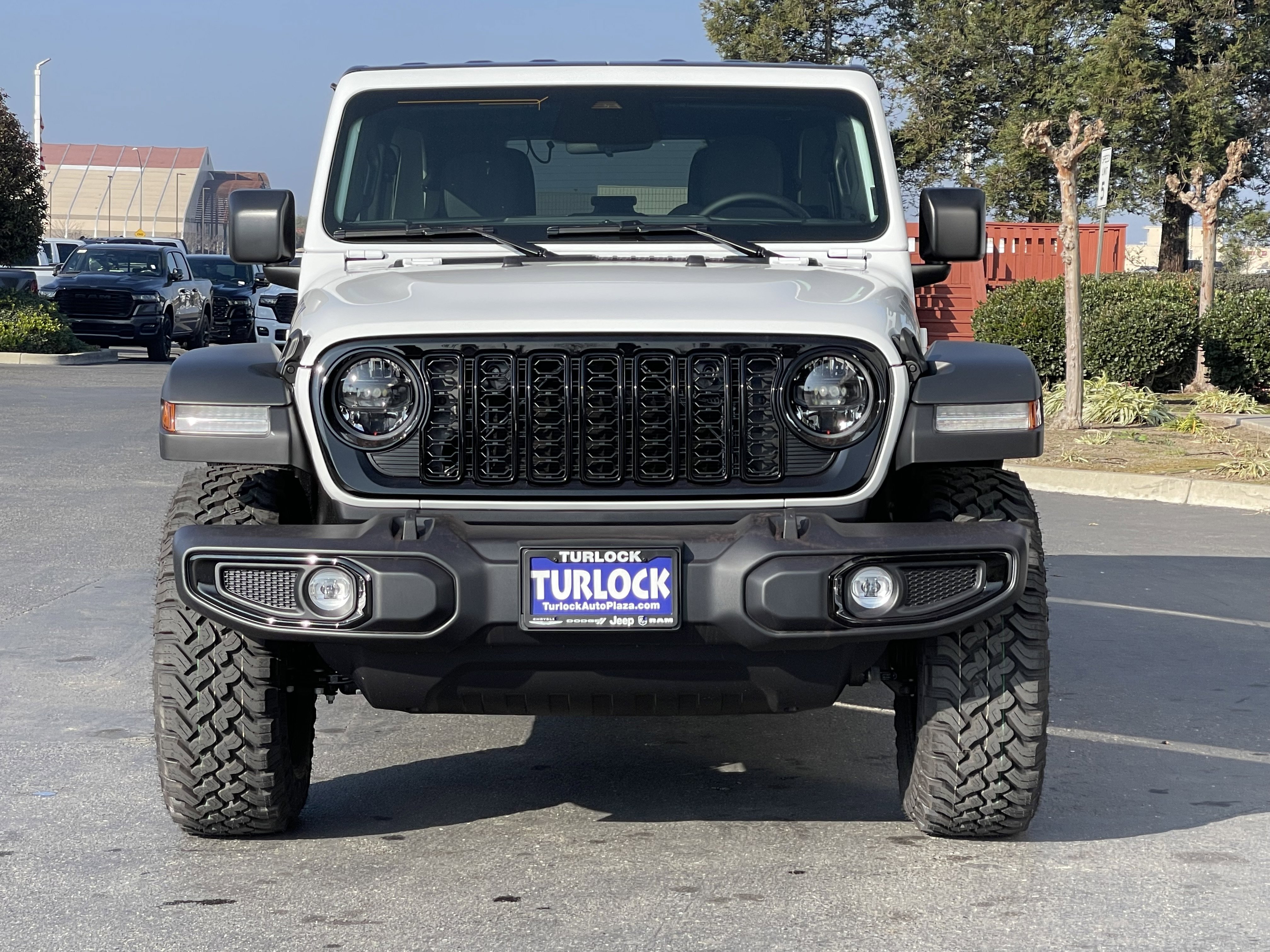 View vehicle photo 4