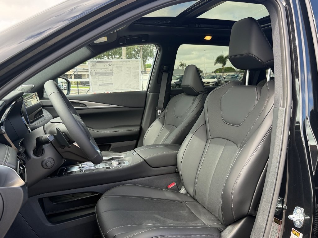 New 2027 Black INFINITI SPORT image 9