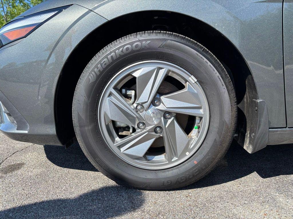 New 2026 Gray Hyundai SE image 11