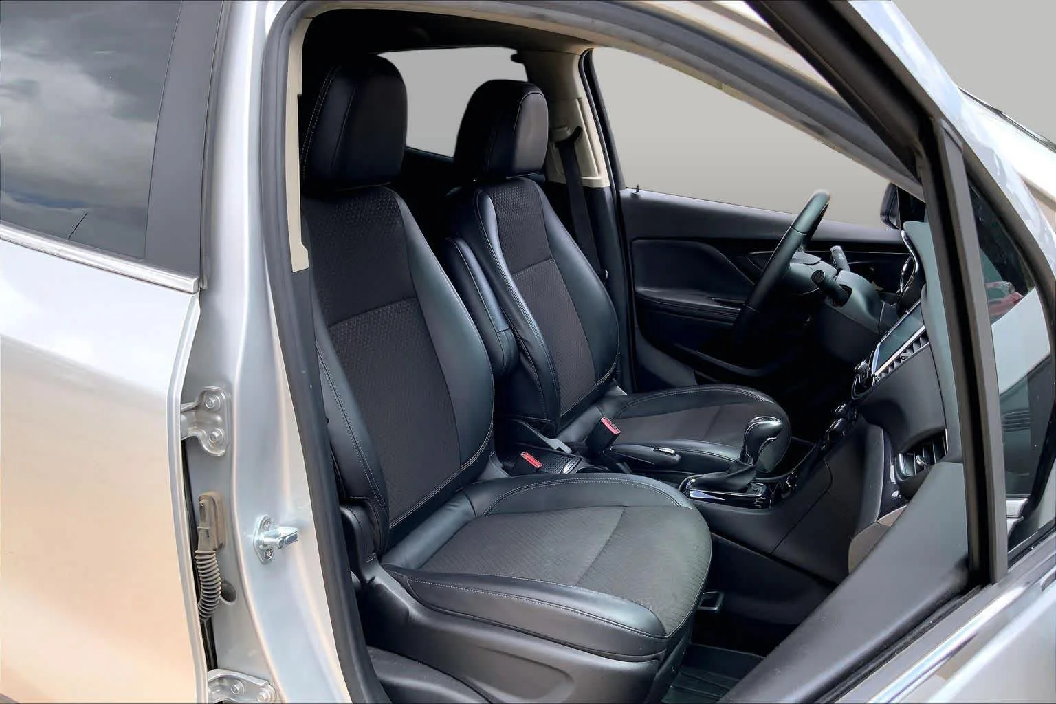 Used 2021 Includes (MDP) Anthracite lower exterior accent color, Paint code W598F. Buick Preferred image 9