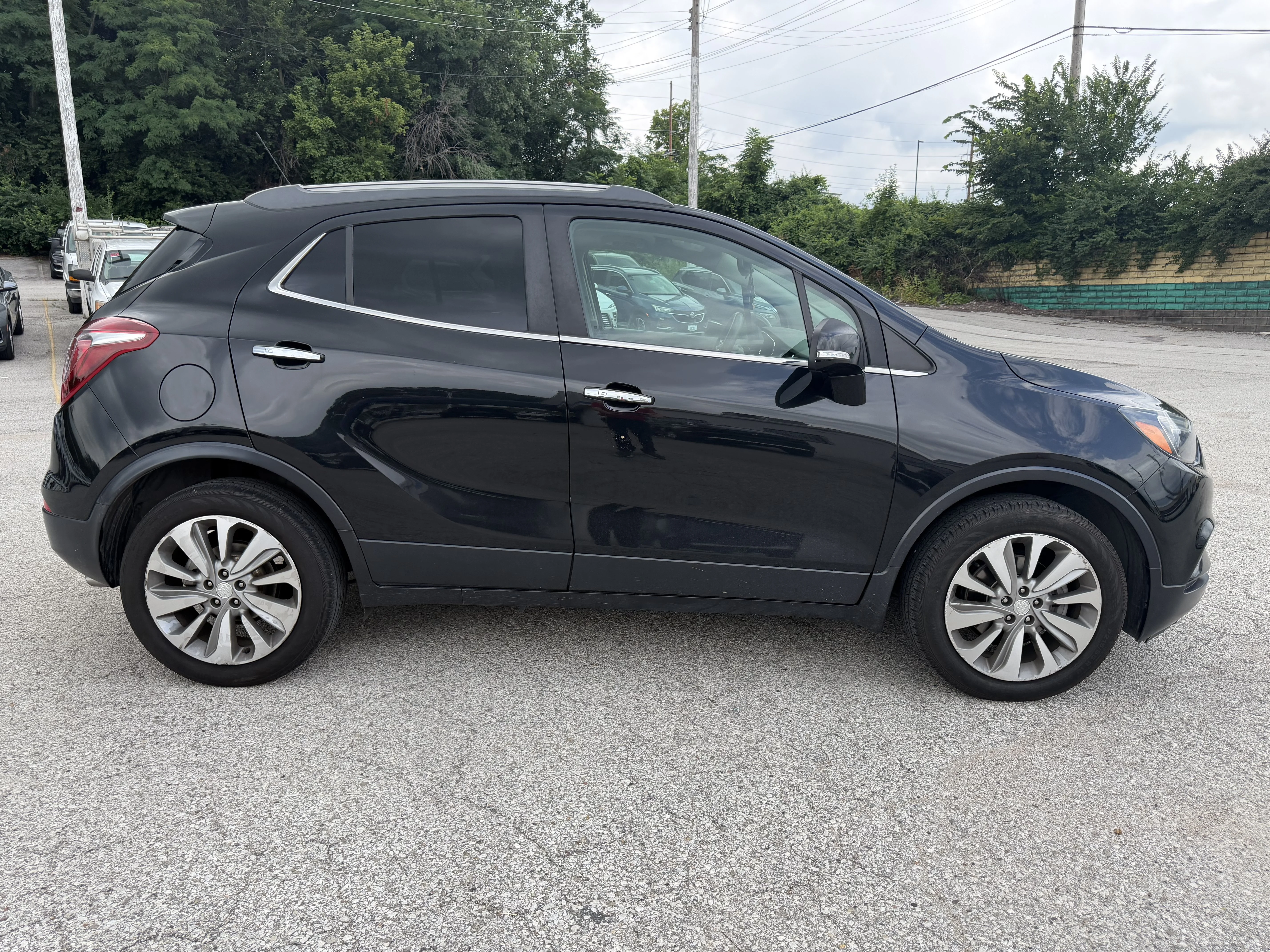 Used 2019 Ebony Twilight Metallic Buick Preferred image 8