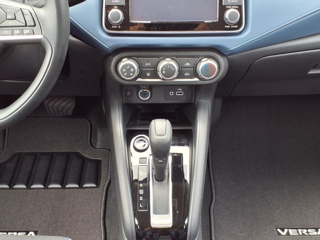 2025 Nissan Versa Sedan SV - Photo 16