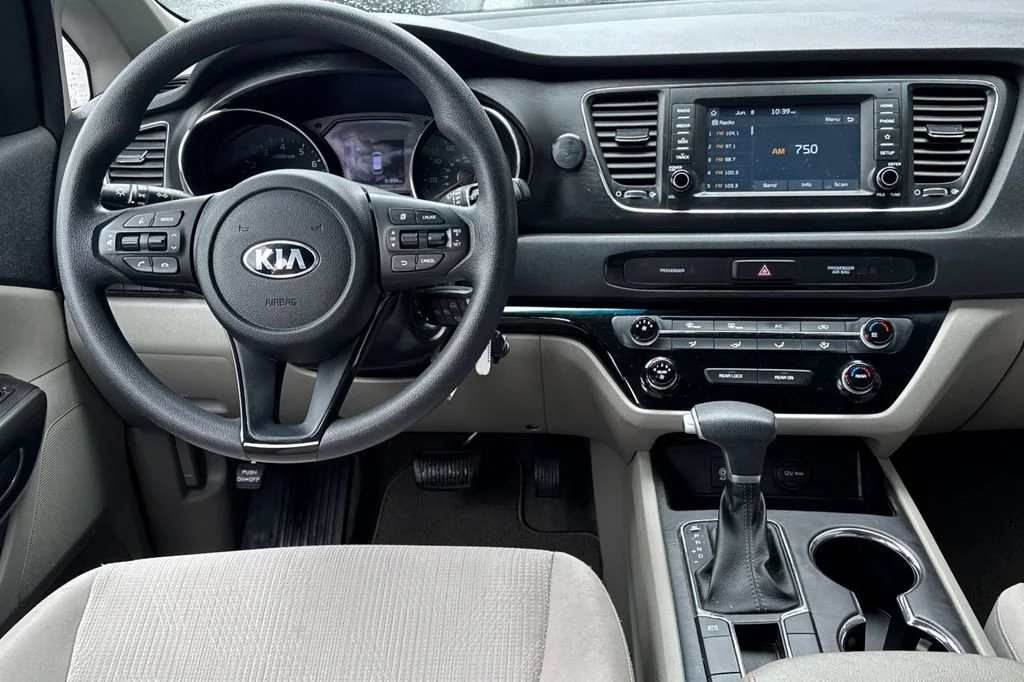 Used 2021 Pearl Kia LX image 14