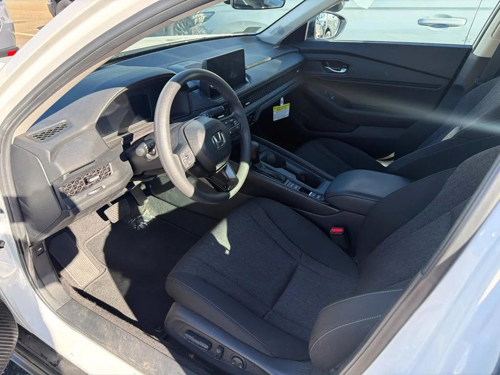 Used 2026  Honda SE image 2