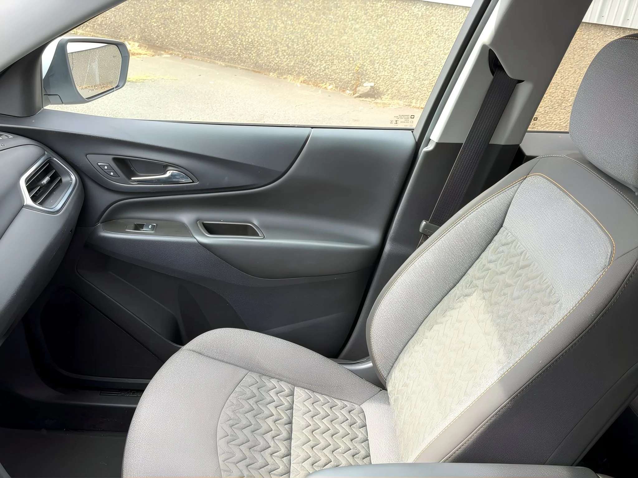 Used 2024 Summit White Chevrolet LT image 22