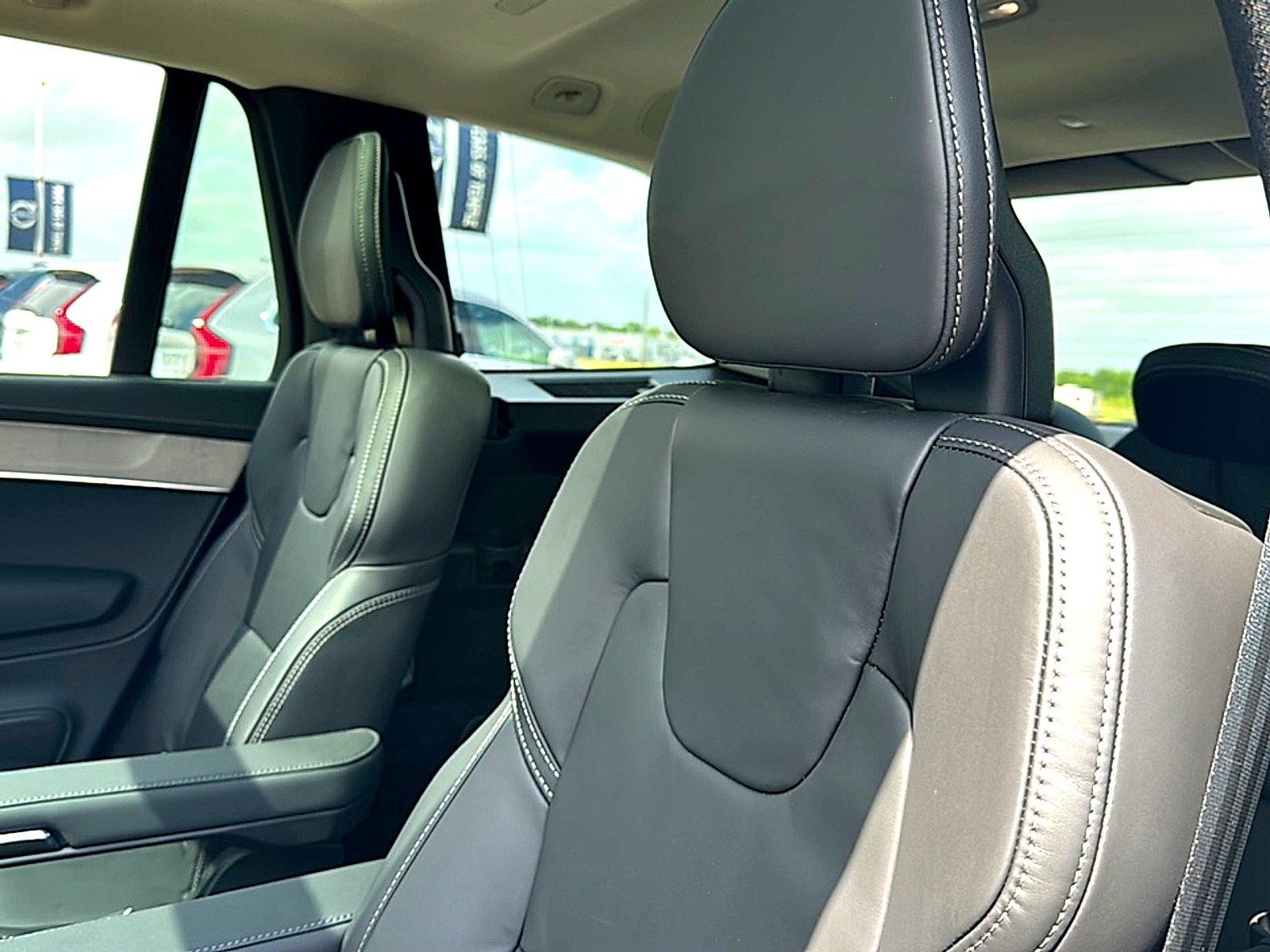 2026 Volvo XC90 Ultra - Photo 17