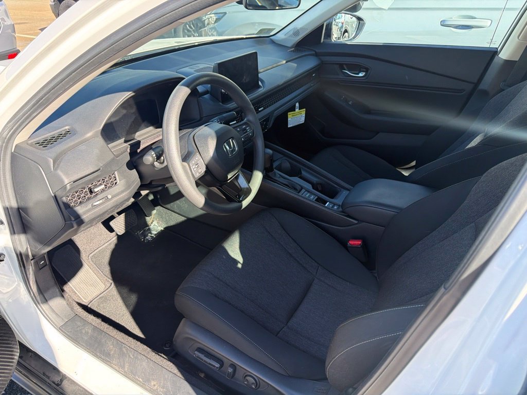 Used 2026  Honda SE image 2