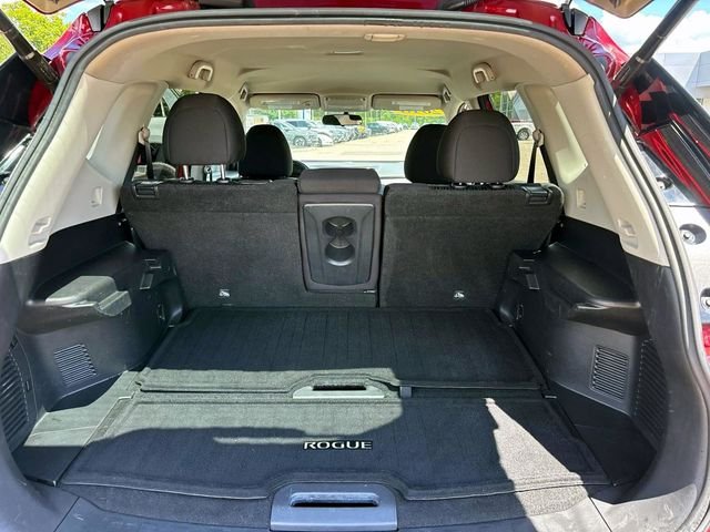 Used 2018 Red Nissan SV image 12
