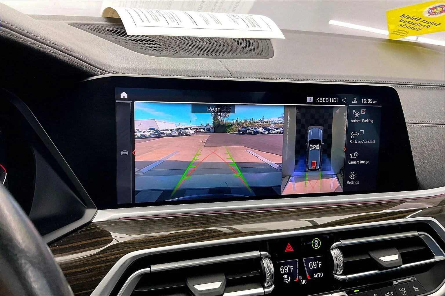 Used 2021 Arctic Gray Metallic BMW xDrive40i image 23