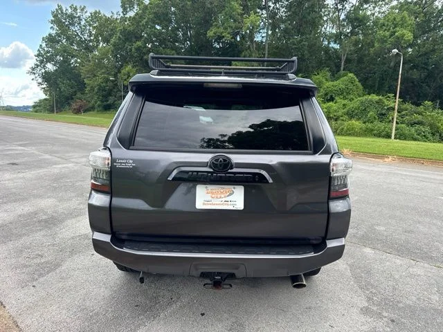Used 2020 Gray Toyota Venture image 6