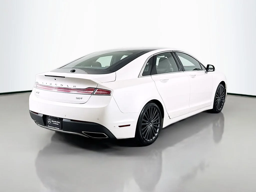 Used 2017 White Lincoln Reserve image 7
