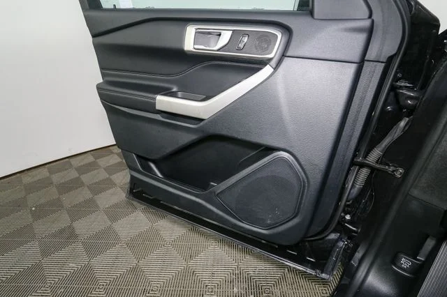 Used 2023 Black Ford XLT image 36