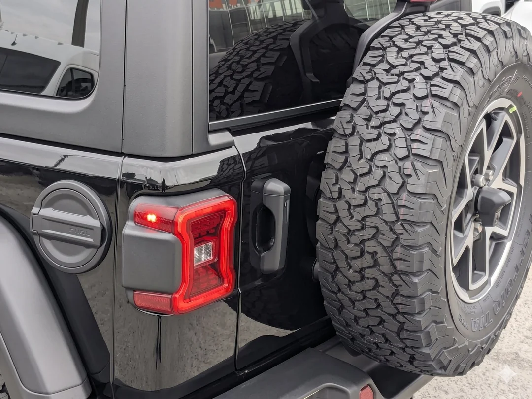 New 2026 Black Jeep Rubicon - - Nappa Leather - Convenience Grp - Safety Grp - 3-Piece Hardtop & More! image 11