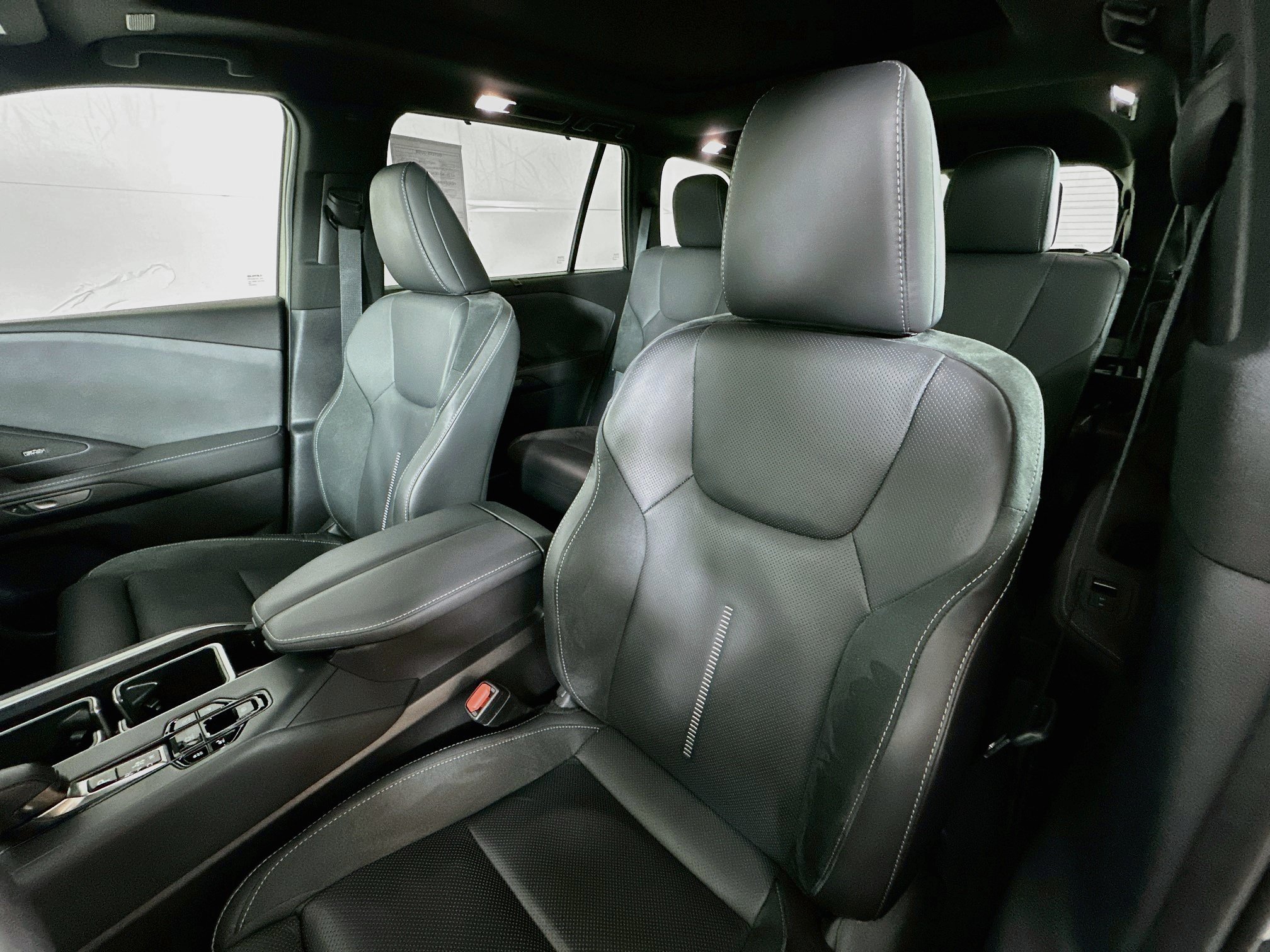 Certified Used 2025 Pearl Lexus 350 Luxury image 20