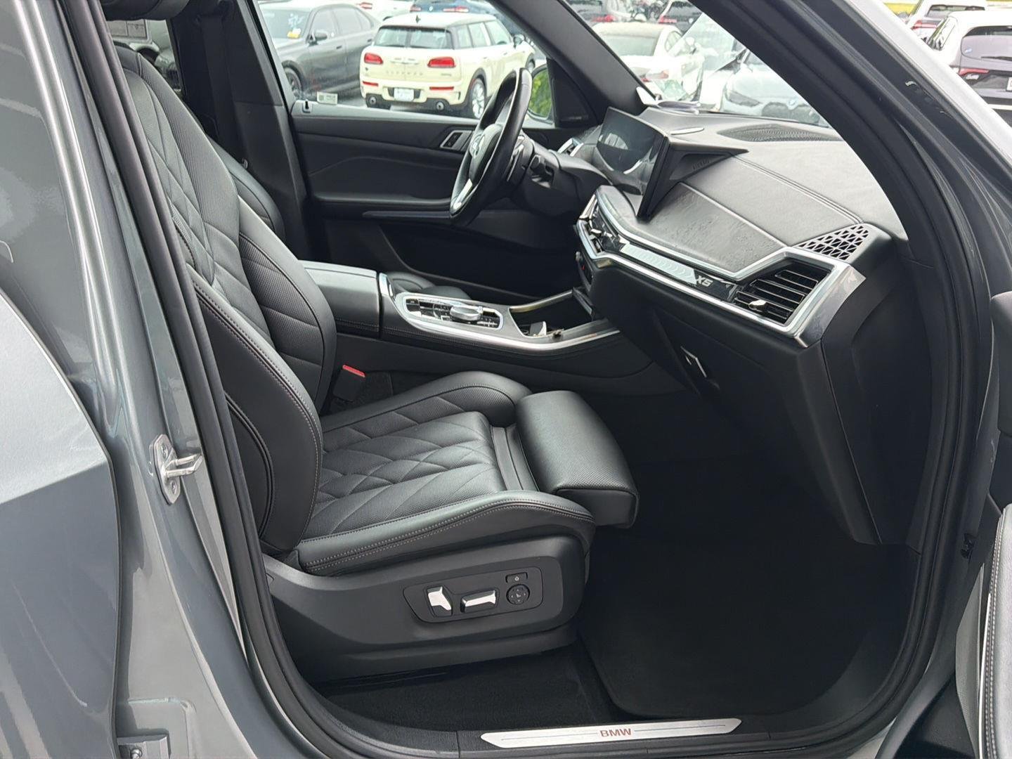 Used 2024 Skyscraper Grey Metallic BMW sDrive40i image 14