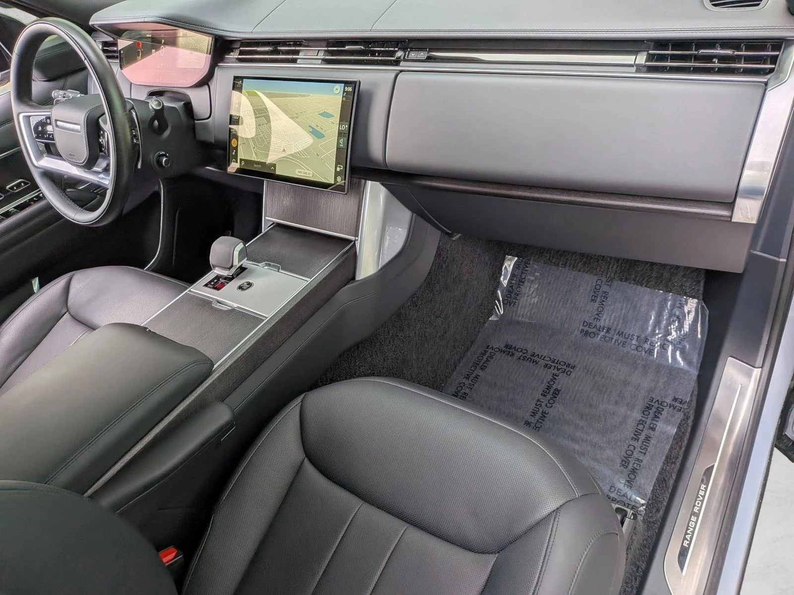Used 2025 Hakuba Silver Metallic Land Rover SE image 23