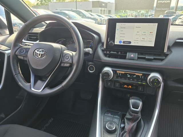 2023 Toyota RAV4 SE - Photo 11