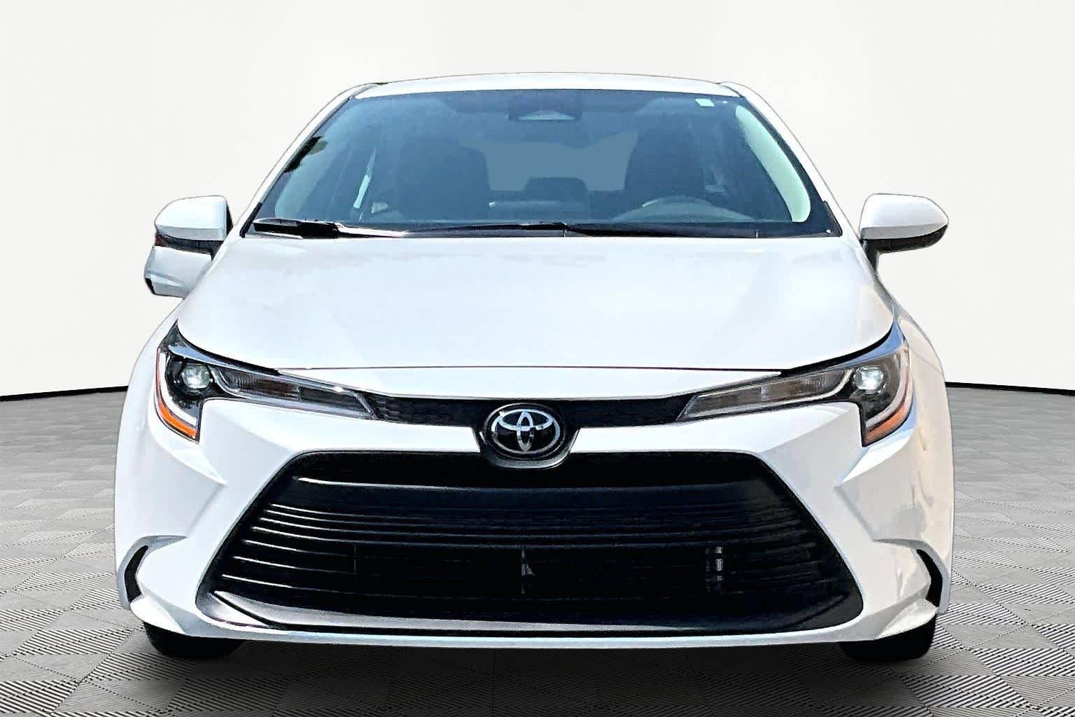 Certified Used 2026 Wind Chill Pearl Toyota LE image 4