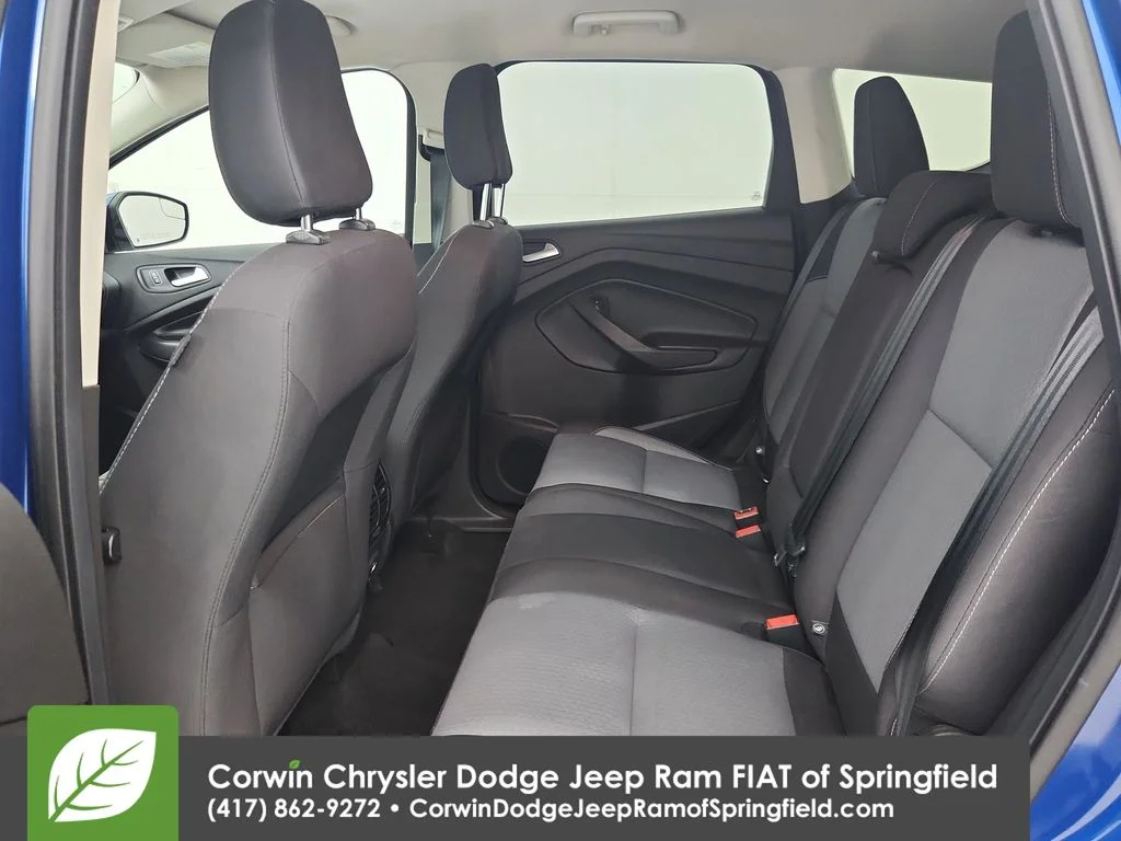 Used 2018 Blue Ford SE image 30