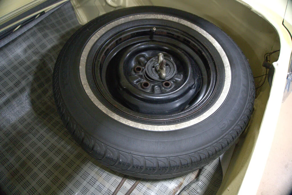 Used 1966 Yellow Ford  image 61