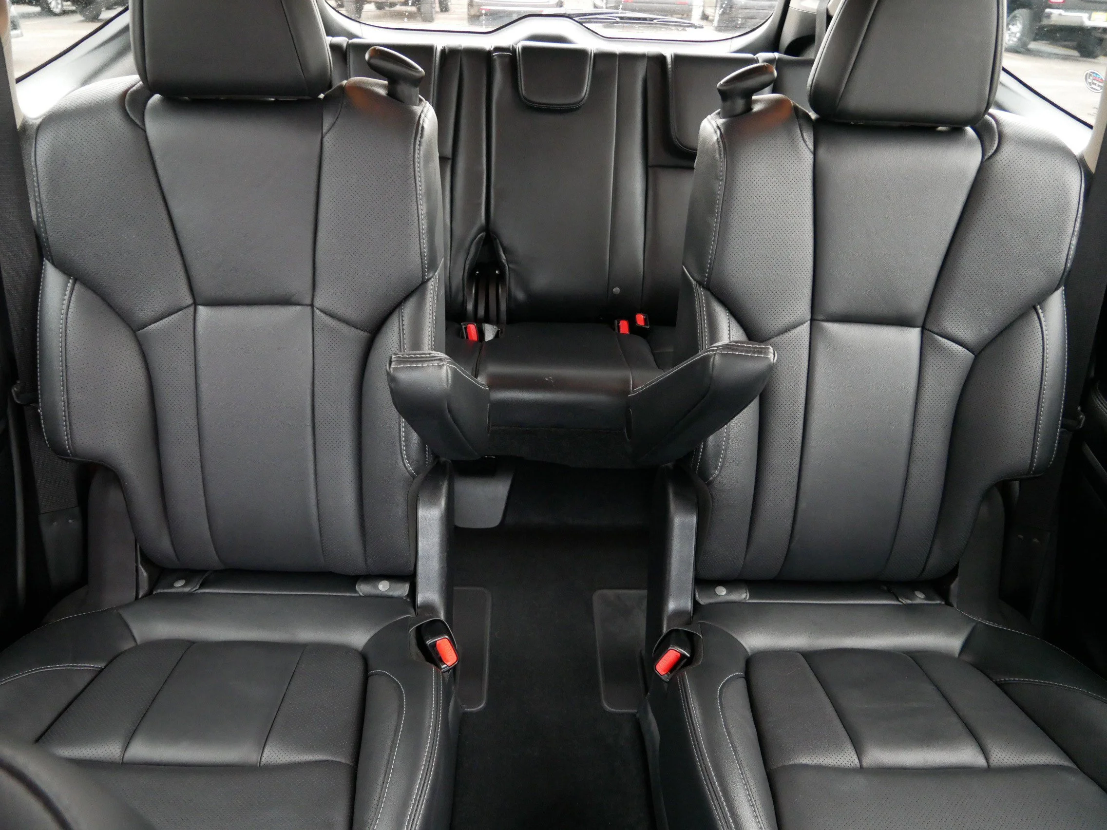 Used 2023 Crystal White Pearl Subaru Limited image 14