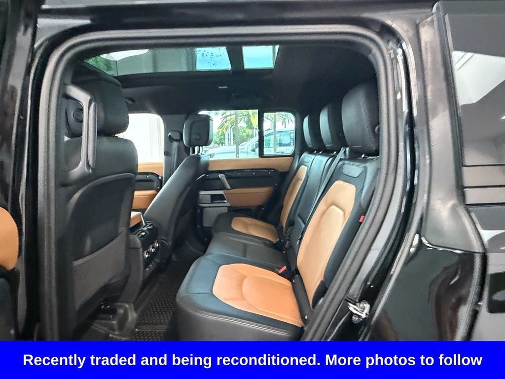 Used 2024 Black Land Rover X-Dynamic SE image 10