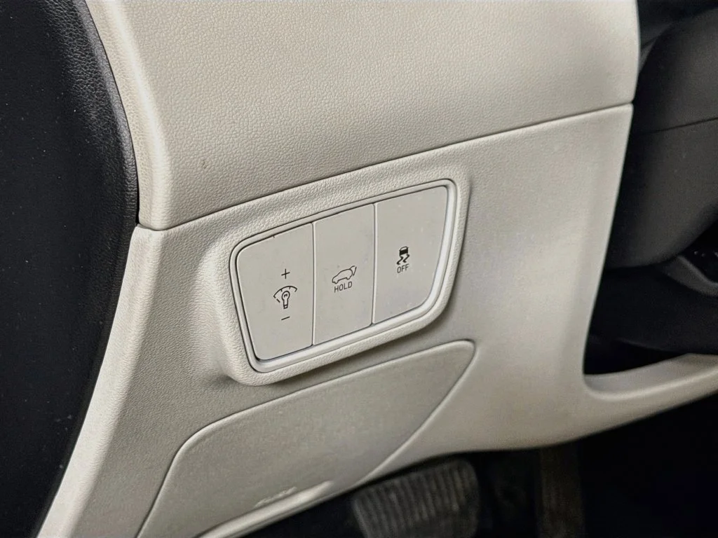 Used 2022 Black Hyundai Limited image 11