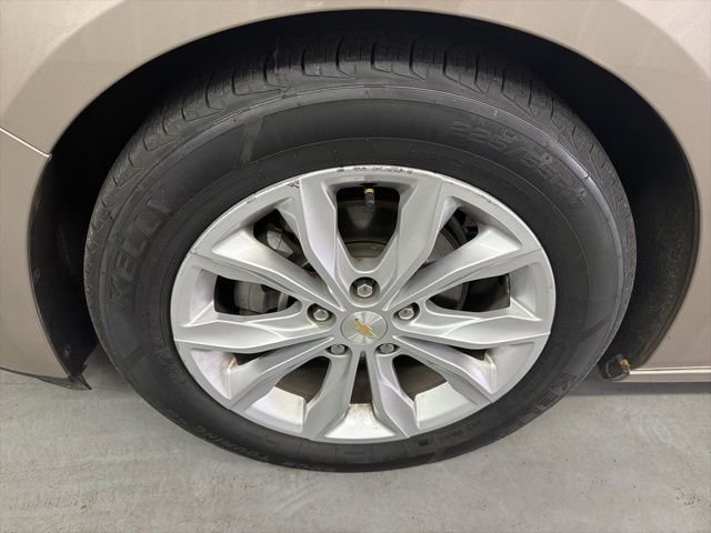 Used 2024 Mineral Gray Metallic Chevrolet LT image 10