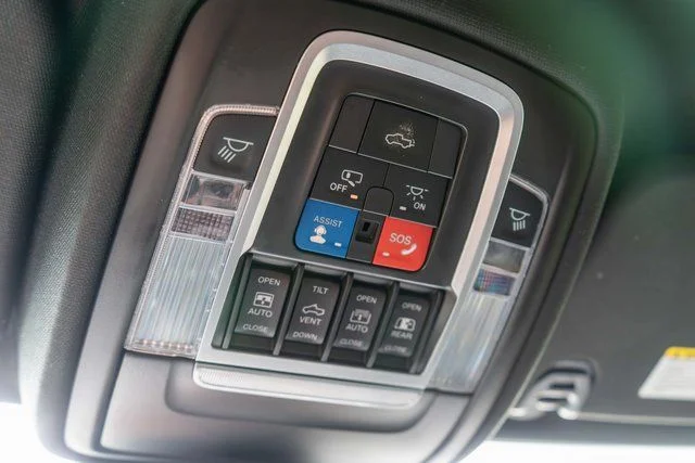 Used 2022 Black Ram Laramie image 37