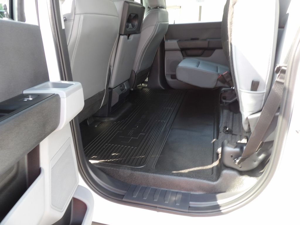 New 2026 Oxford White Ford F-250® XL image 27