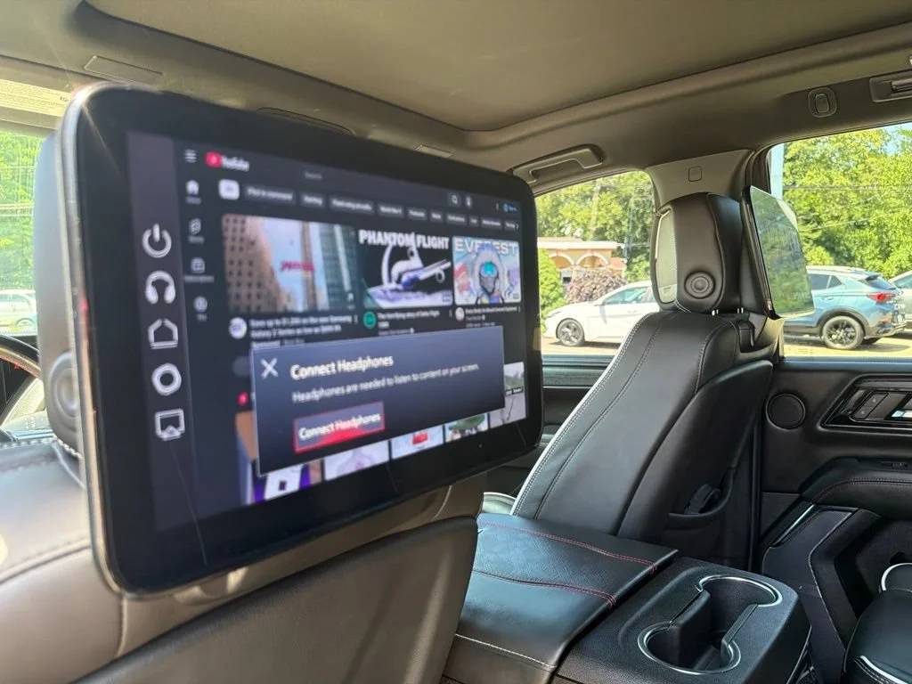 Certified Used 2025 Summit White GMC AT4 Ultimate image 39