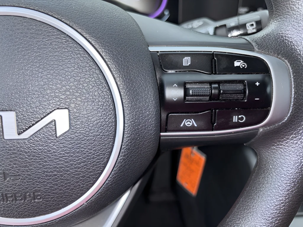 2025 Kia Sportage LX - Photo 15