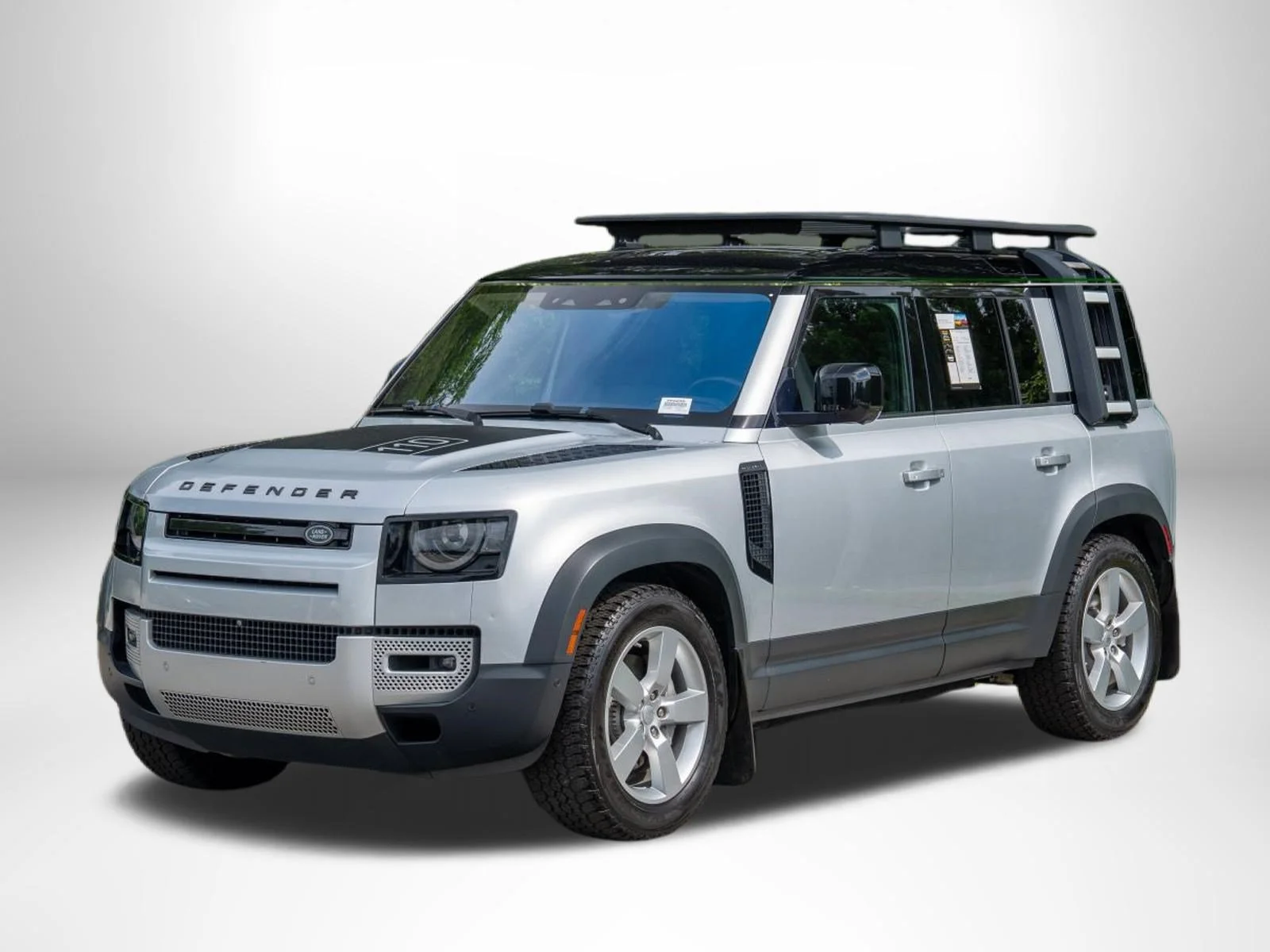 Used 2020 Silver Land Rover First Edition image 3