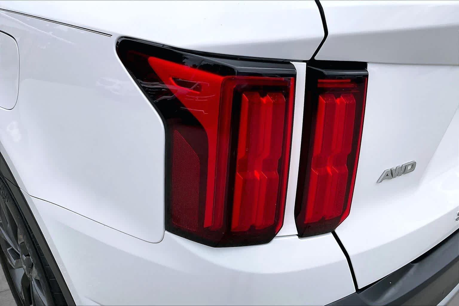 Used 2022 Glacial White Pearl Kia X-Line SX Prestige image 29