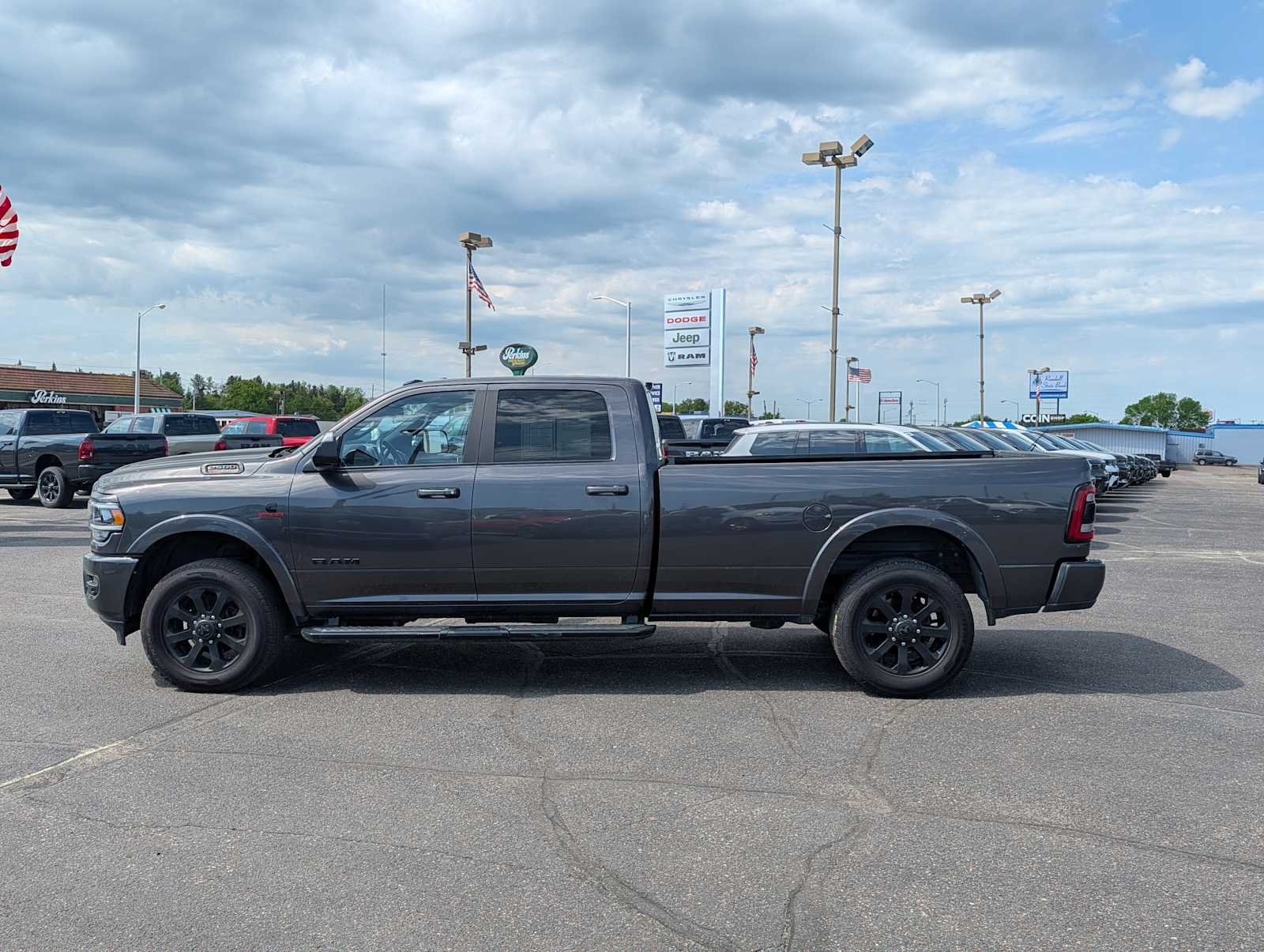 Used 2022 Granite Crystal Metallic Clearcoat Ram Laramie image 4