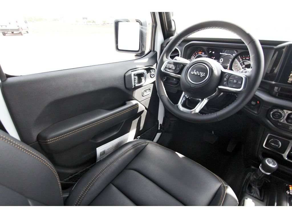 2025 Jeep Wrangler 4-Door Sahara - Photo 8