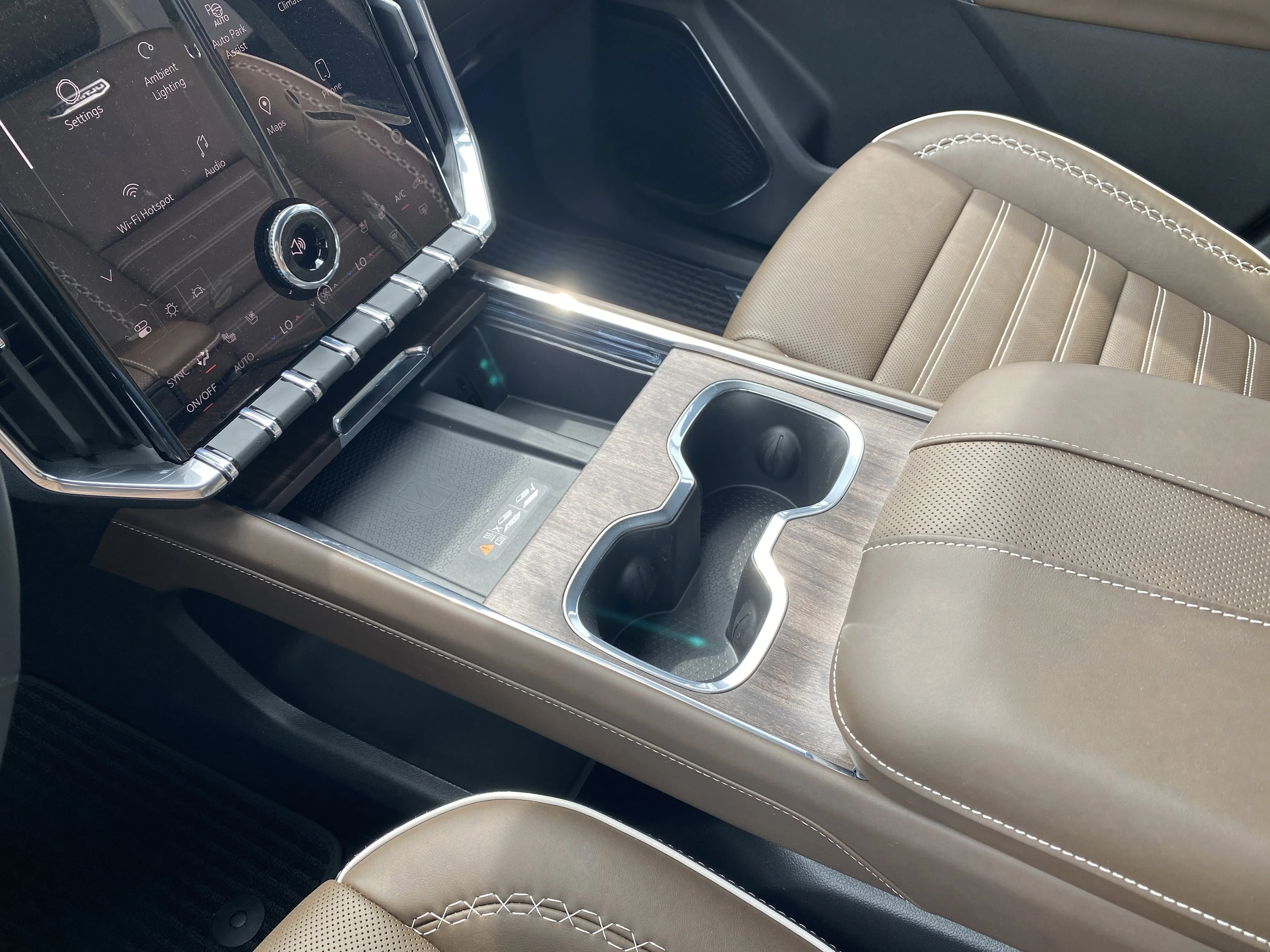New 2026 GLACIER WHITE TRICOAT GMC Denali Ultimate image 23