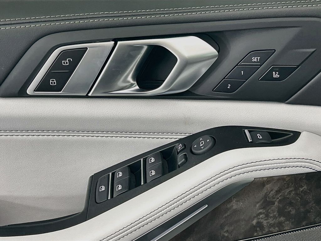 New 2026 Green Metallic BMW xDrive40i image 22